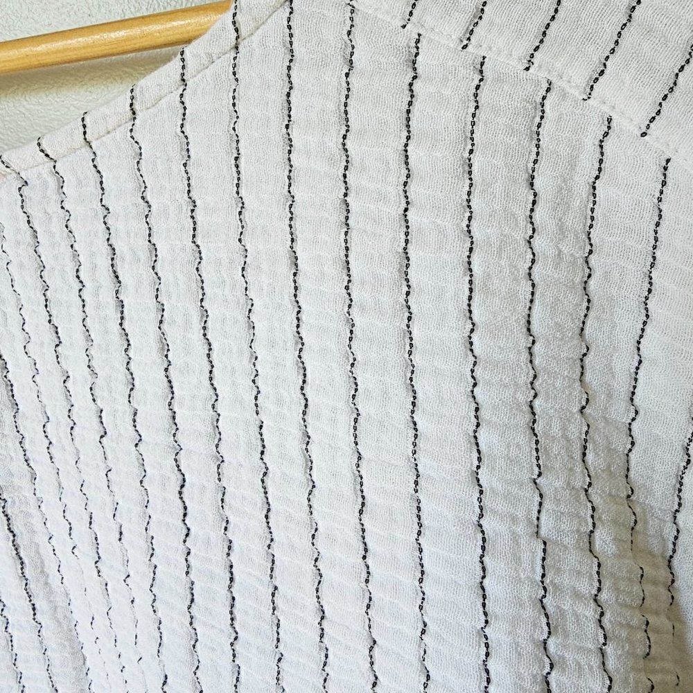 EUC JOIE PIN STRIPED SPLIT V NECK TASSEL ACCENT LOOSE FIT TOP SIZE L - Picture 12 of 15